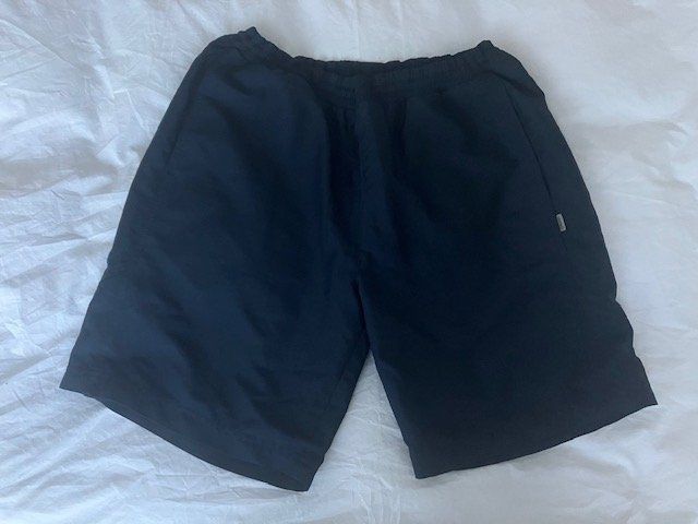 Pantaloni: Short  Switcher bleu marine - Taille L – Usato da Marin-Epagnier venduto da rchouchouu