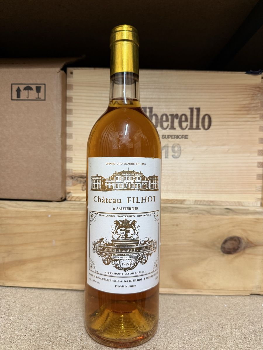 Vino: Château Filhot 1989 – Nuovo e nell'imballaggio originale da Troinex venduto da Airain