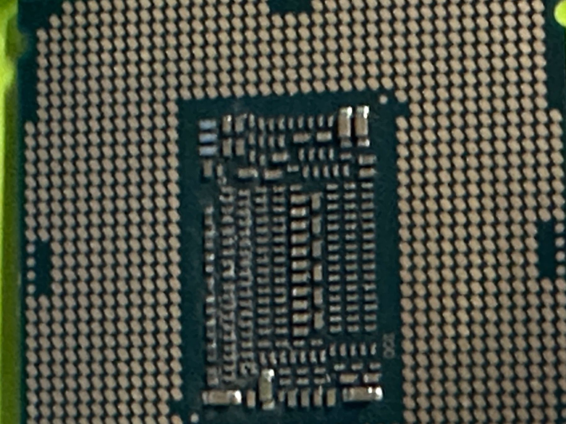 Server: Xeon E-2124 3.3 GHz 4 core 8 mb cache FCLGA1151 – Gebraucht aus Zürich von Drwatson 1