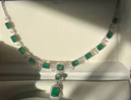 Halskette 18k Gold Smaragde Diamanten Saphire 23.45 Gramm