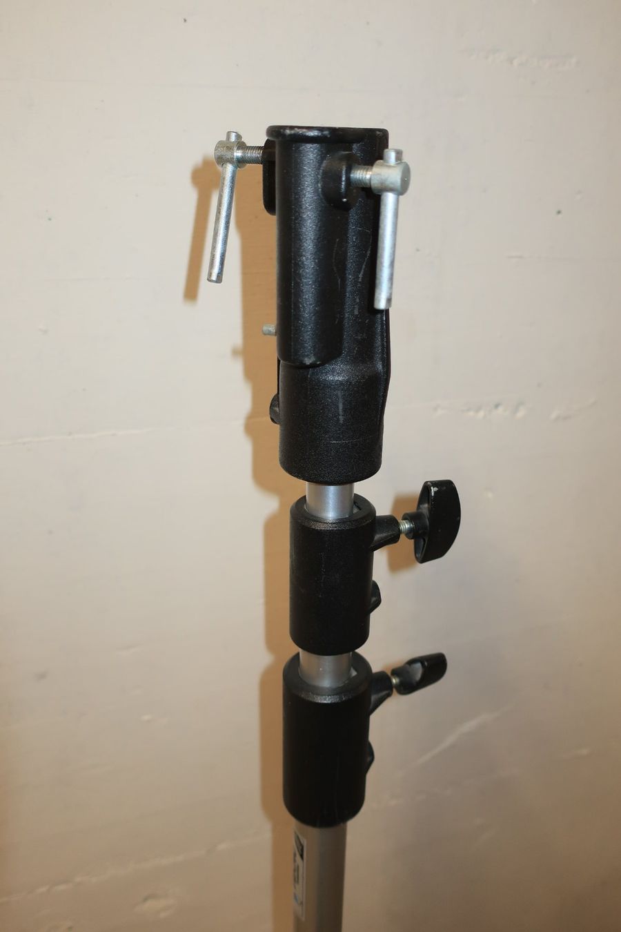 Manfrotto Trépieds & Accessoires: Manfrotto Lampen Stativ mit Rollfuss klappbar – D'occasion à Zürich par dnk_nrd8 1