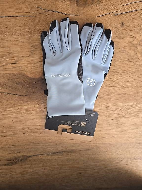 Ortovox Guanti & manicotti: Gants Ortovox neufs, taille M, 2025 – Nuovo e nell'imballaggio originale da La Chaux-de-Fonds venduto da jer_yck7