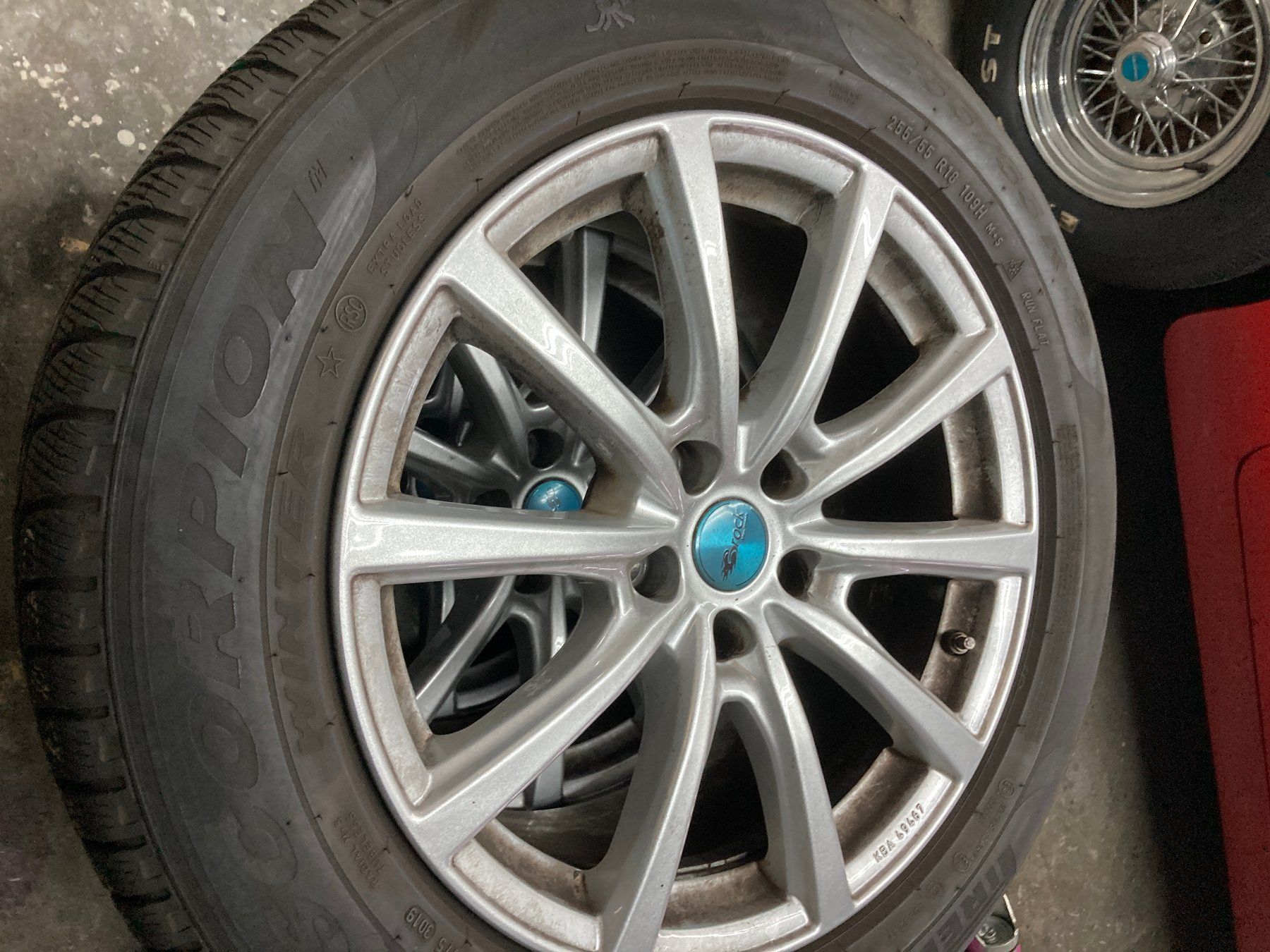 BMW Pneumatici & Ruote complete: BMW X5 Winterräder 255/55R18 – Usato da Cham venduto da WB2223 2