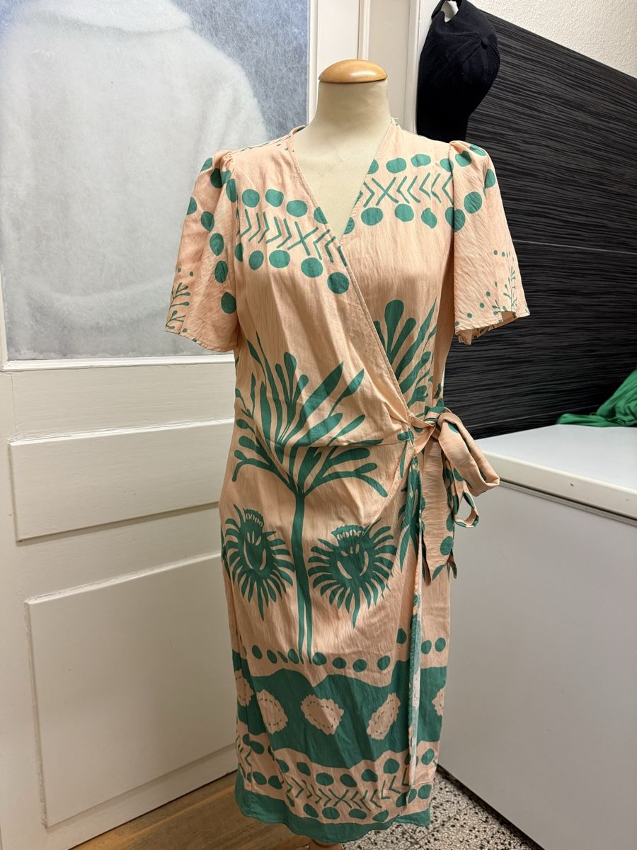 Robes: Robe d’été cache-cœur – Neuf (Voir description) à Le Locle par tchanatakoua 7