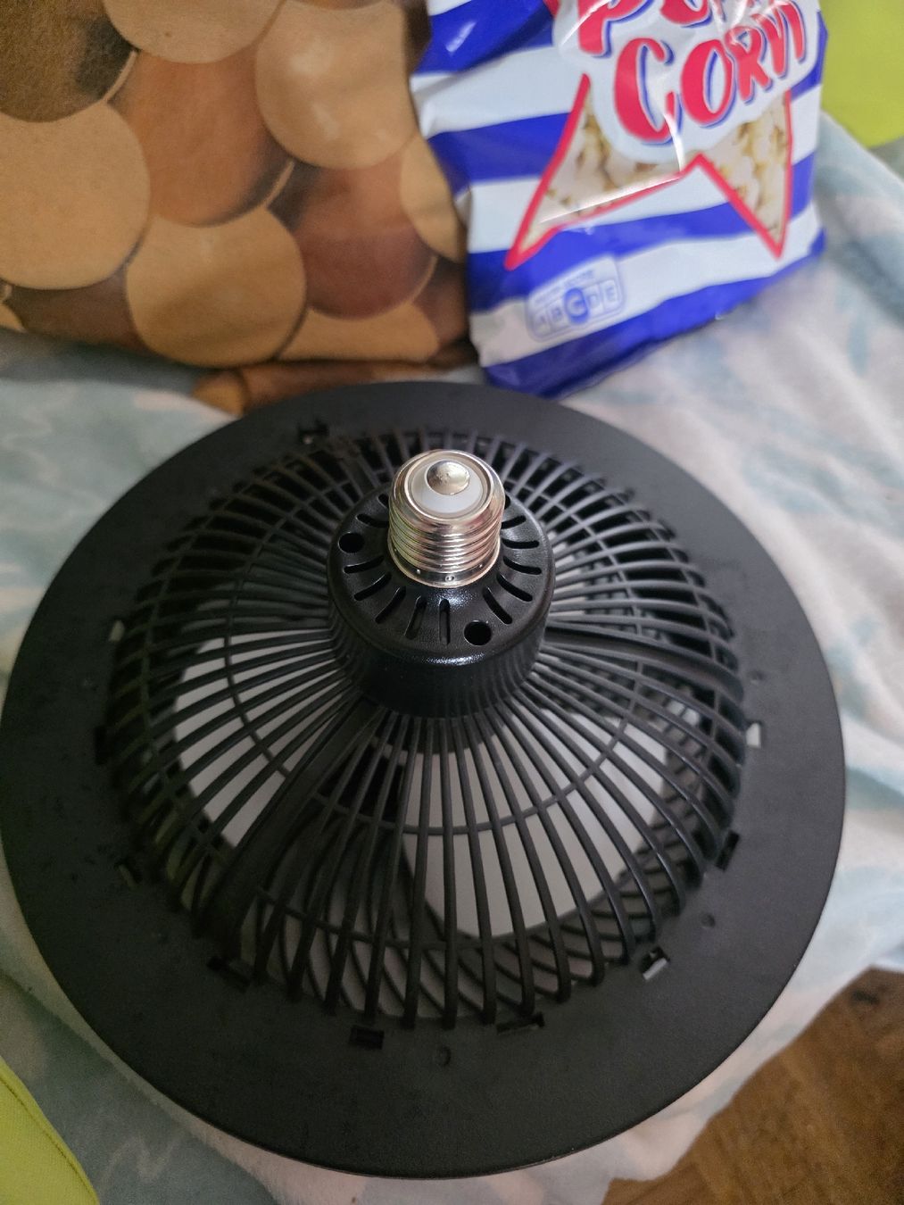 Ventilatori: Tischventilator rund grau Gebraucht – Nuovo (secondo la descrizione) da Zürich venduto da rene_2025 1