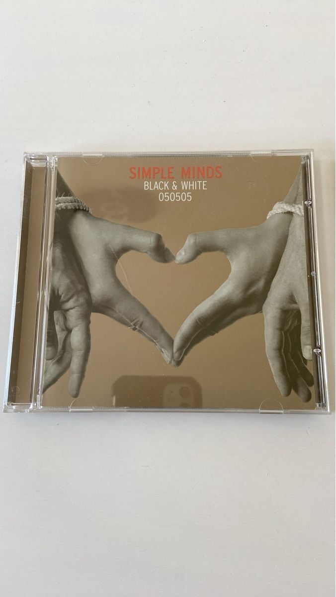 CDs: SIMPLE MINDS BLACK & WHITE CD 050505 – D'occasion à Gossau SG par shnizzle