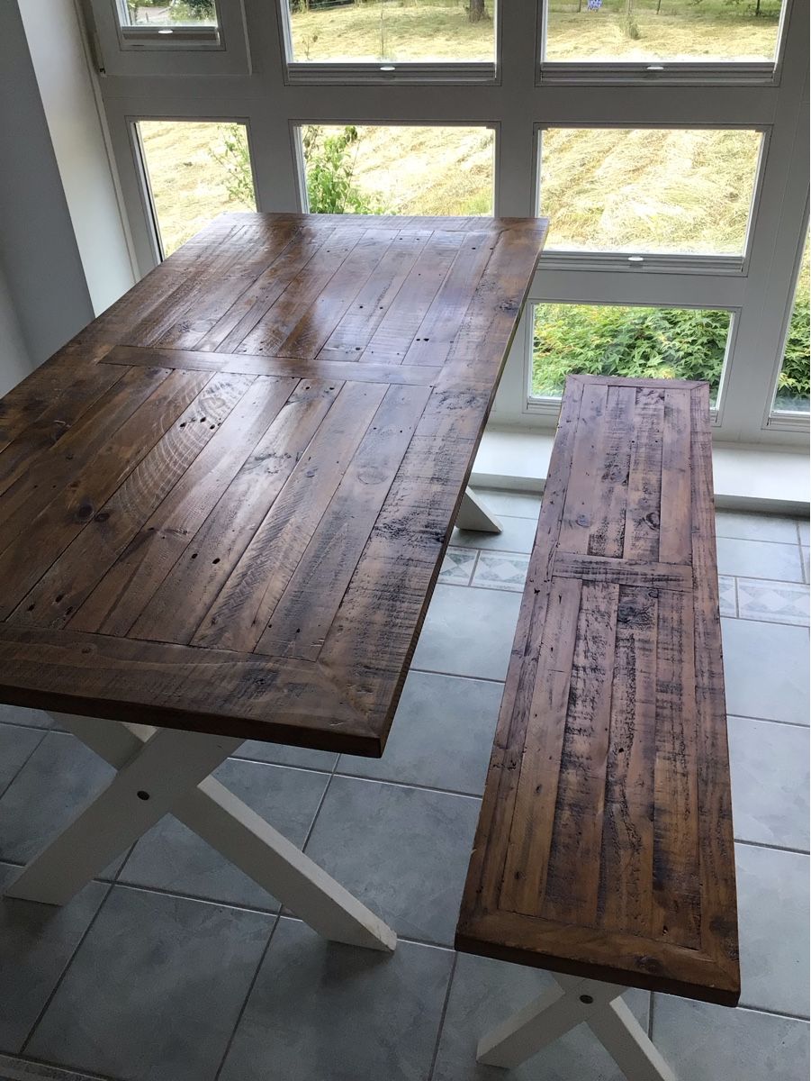 Set di tavolo e panche:  Holztisch mit 2 Bänken – Usato da Hochfelden venduto da terrass