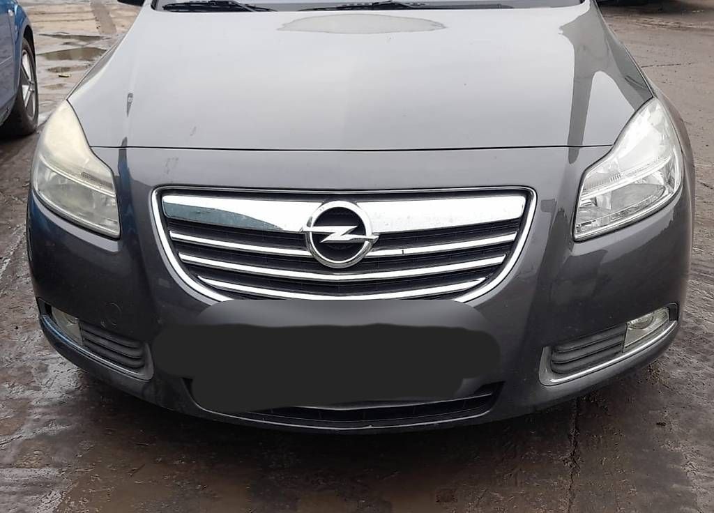 Opel Tutti pezzi di ricambio auto: Opel Insignia A 2008-2017 Stossstange vorne – Usato da Luzern venduto da hmod.khss 1