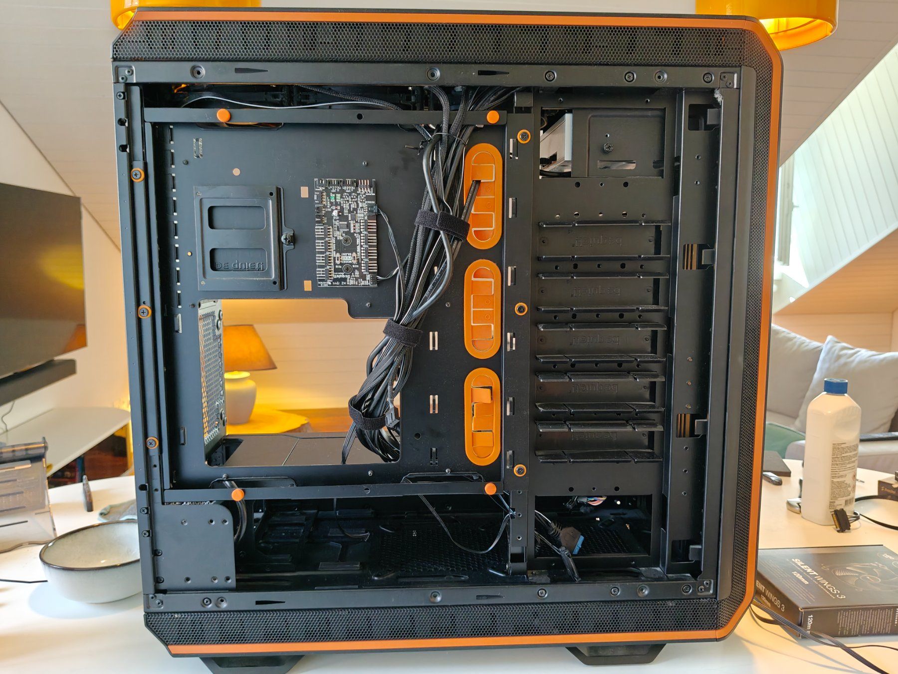 beQuiet! Custodie: be quiet! Dark Base Pro 900 rev.2 PC Gehäuse – Usato da Winterthur venduto da dav_y2pb 2