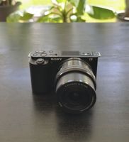 Sony ZVE10L Kamera + Blitz | 1 Jahr alt, kaum benutzt