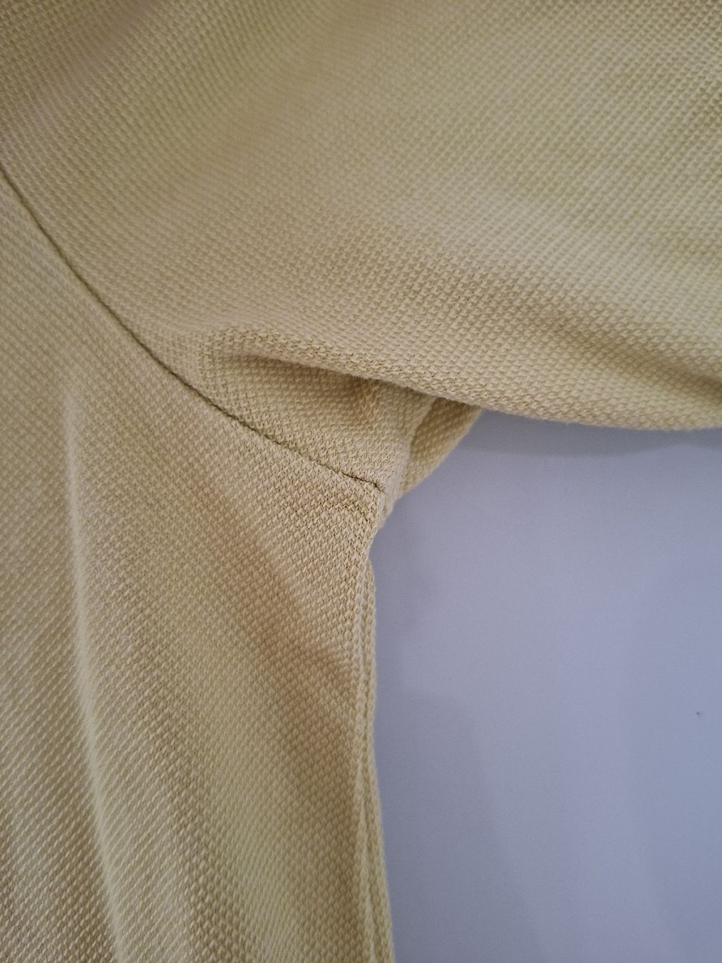 Calvin Klein Magliette Polo: Polo Calvin Klein Jaune Moutarde Taille  – Usato da Renens VD venduto da ser_j2fn 2