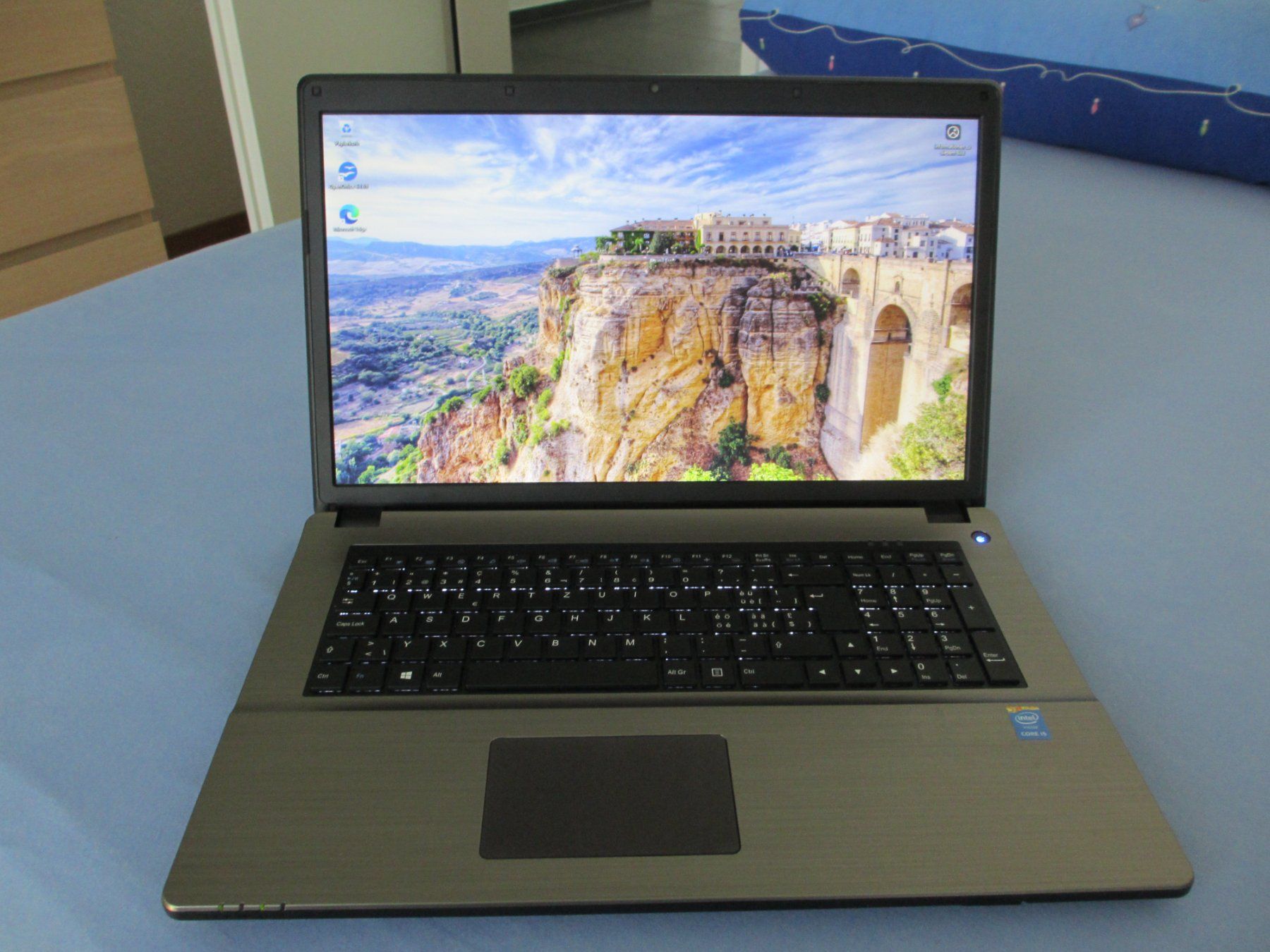 Notebook: TERRA Mobile 1749 – Usato da Sargans venduto da Morisson1 3