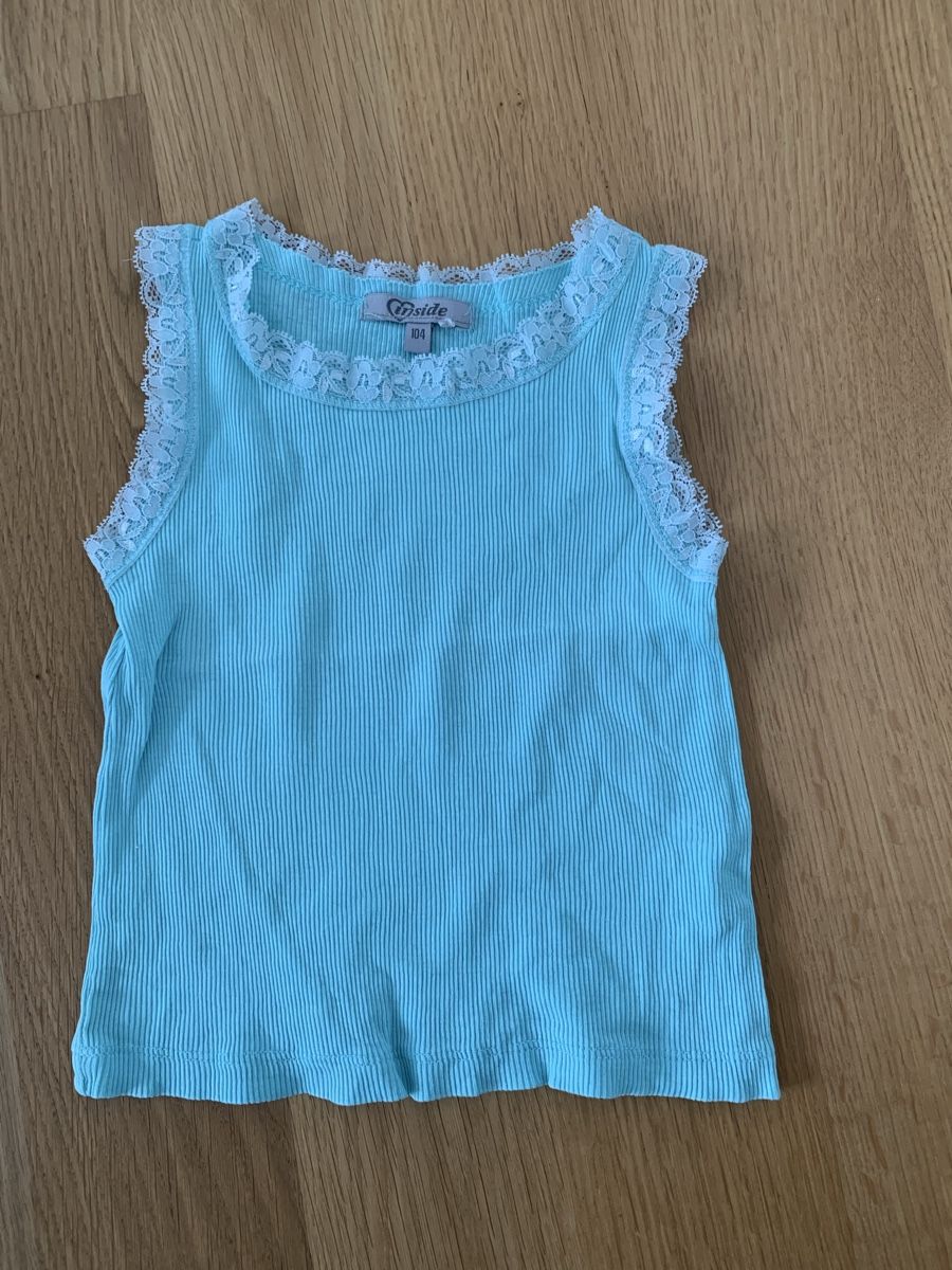 Camicette, T-shirt & Top: Top Shirt Unterhemd Gr. 104 inside  – Usato da Dinhard venduto da PS83