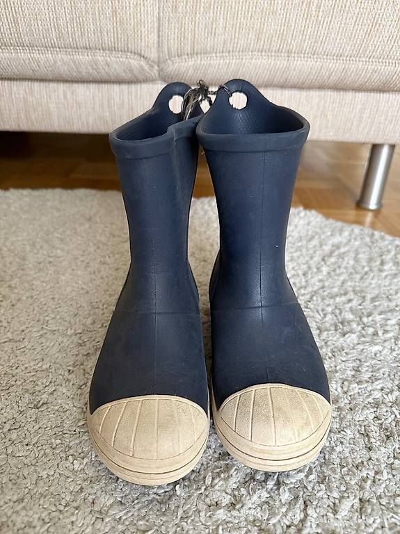 Scarpe per ragazzi: Regenschuhe Crocs Gr 33 – Usato da Küsnacht ZH venduto da nat_m97w 1