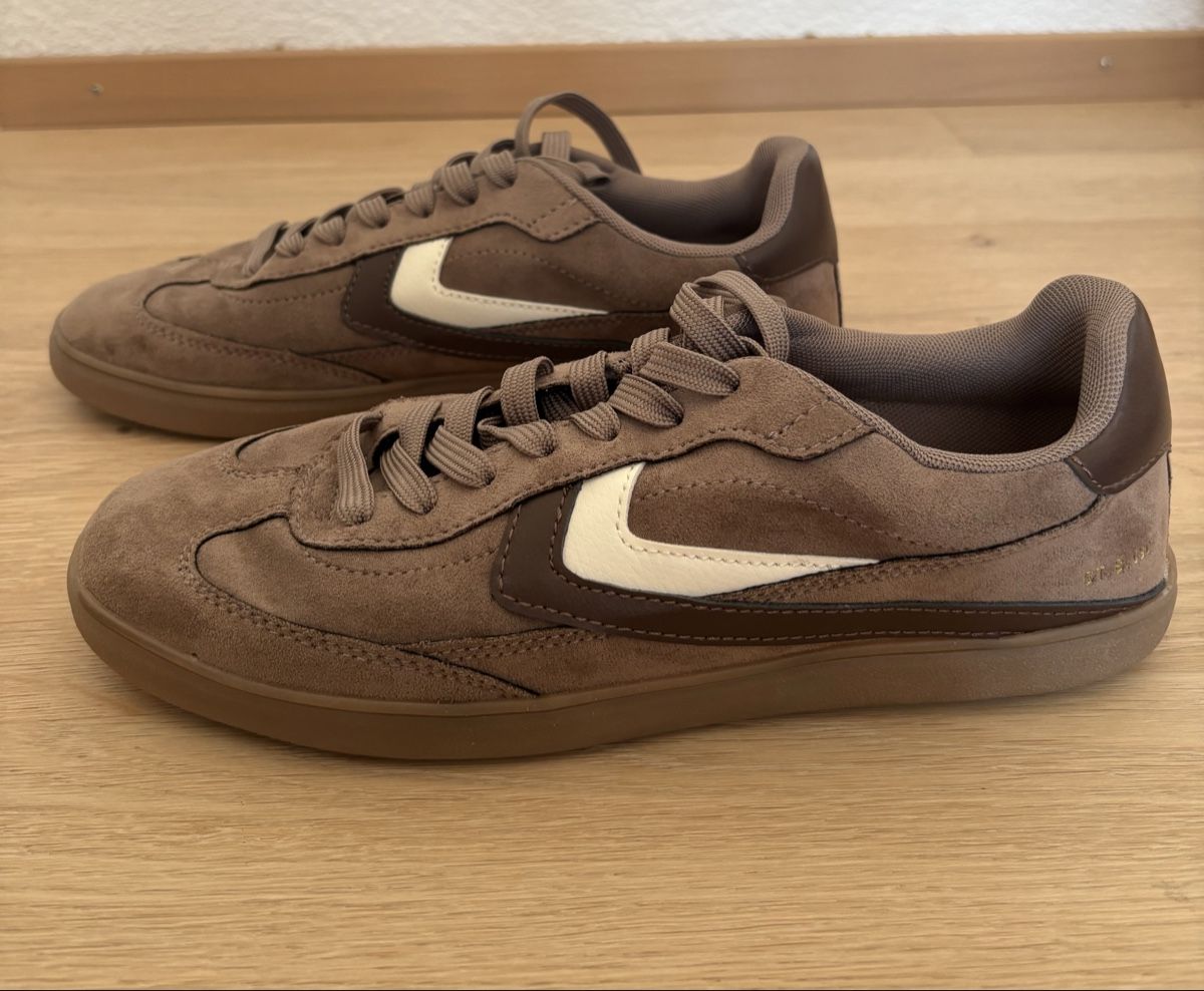 Bershka Chaussures femmes: Bershka Sneaker – D'occasion à Wald ZH par Valiballi