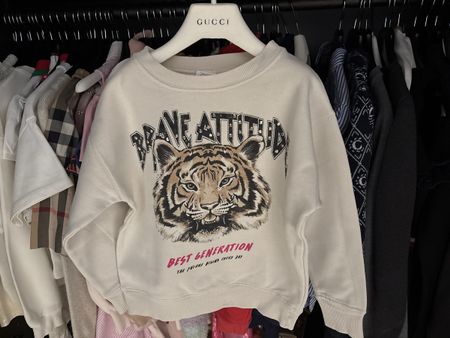 Zara Kinder Pullover mit Tiger Print, Grösse 130, Top!