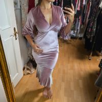 Elegantes Samt-Kleid, Grösse 40, perfekt für den Winter!