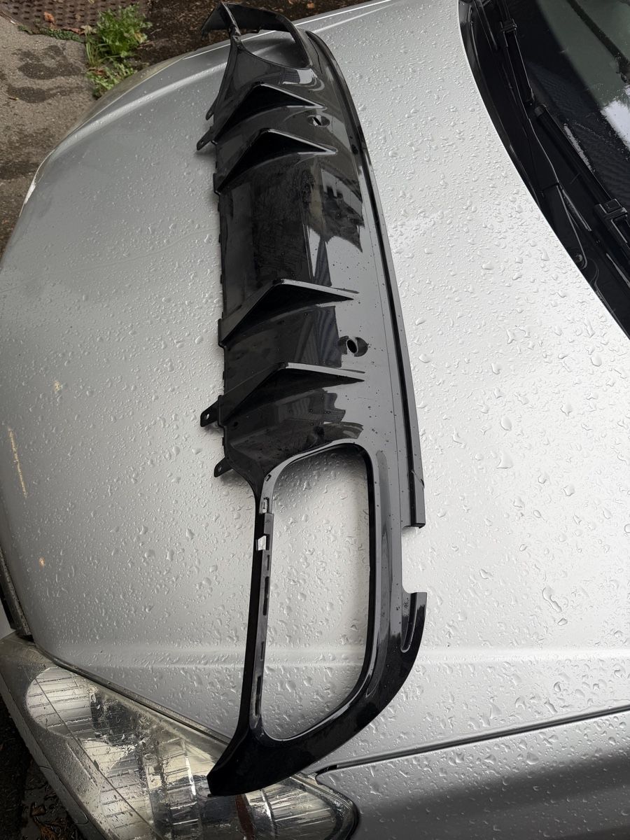 Duftöldiffusoren: Mercedes C Klase 65 AMG  Diffuser Spolier – Gebraucht aus uster von automen