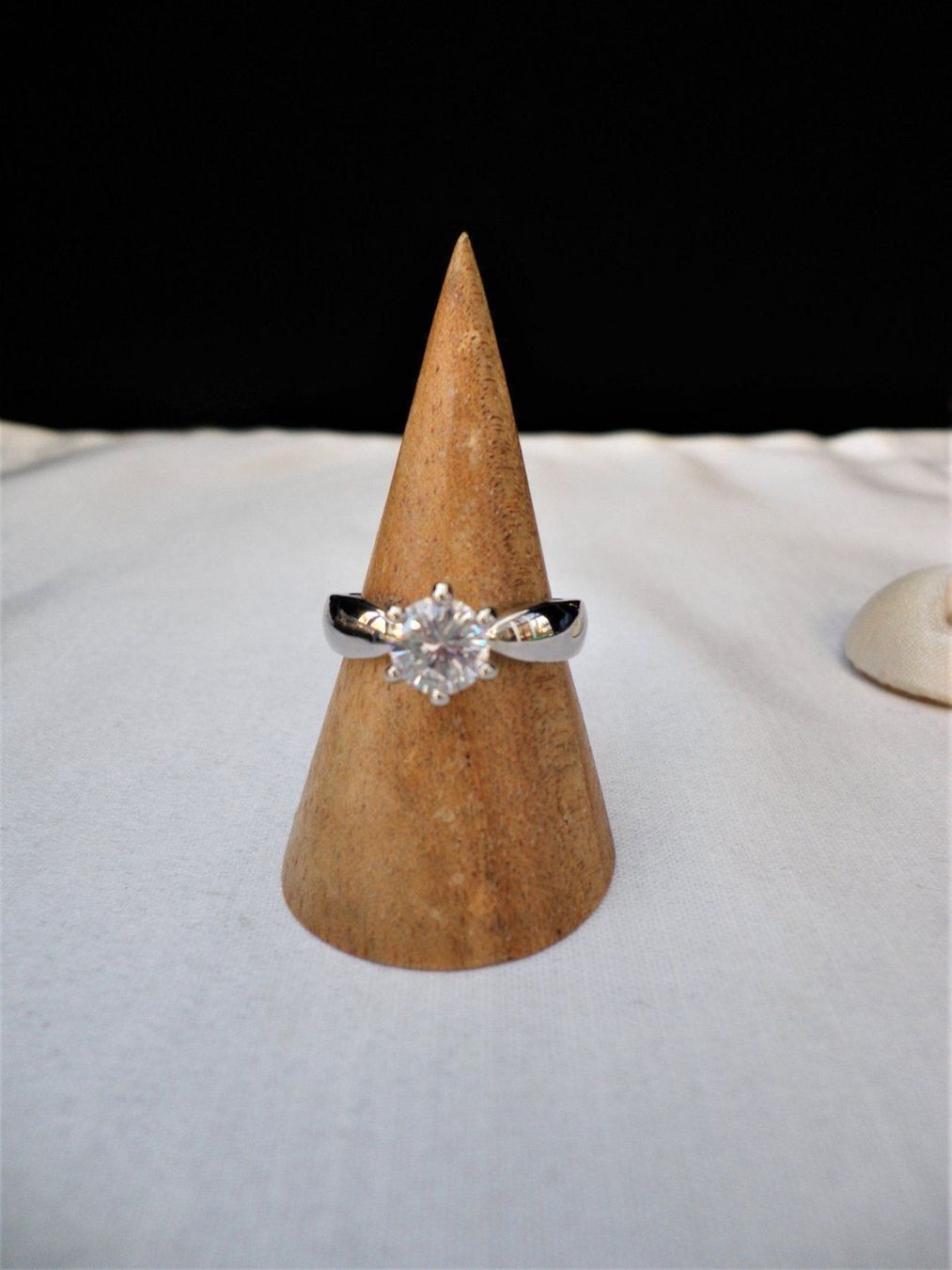 Ringe: Edelstahlring mit Zirkonia Grösse L – Neu (gemäss Beschreibung) aus Reinach BL von Annodomini