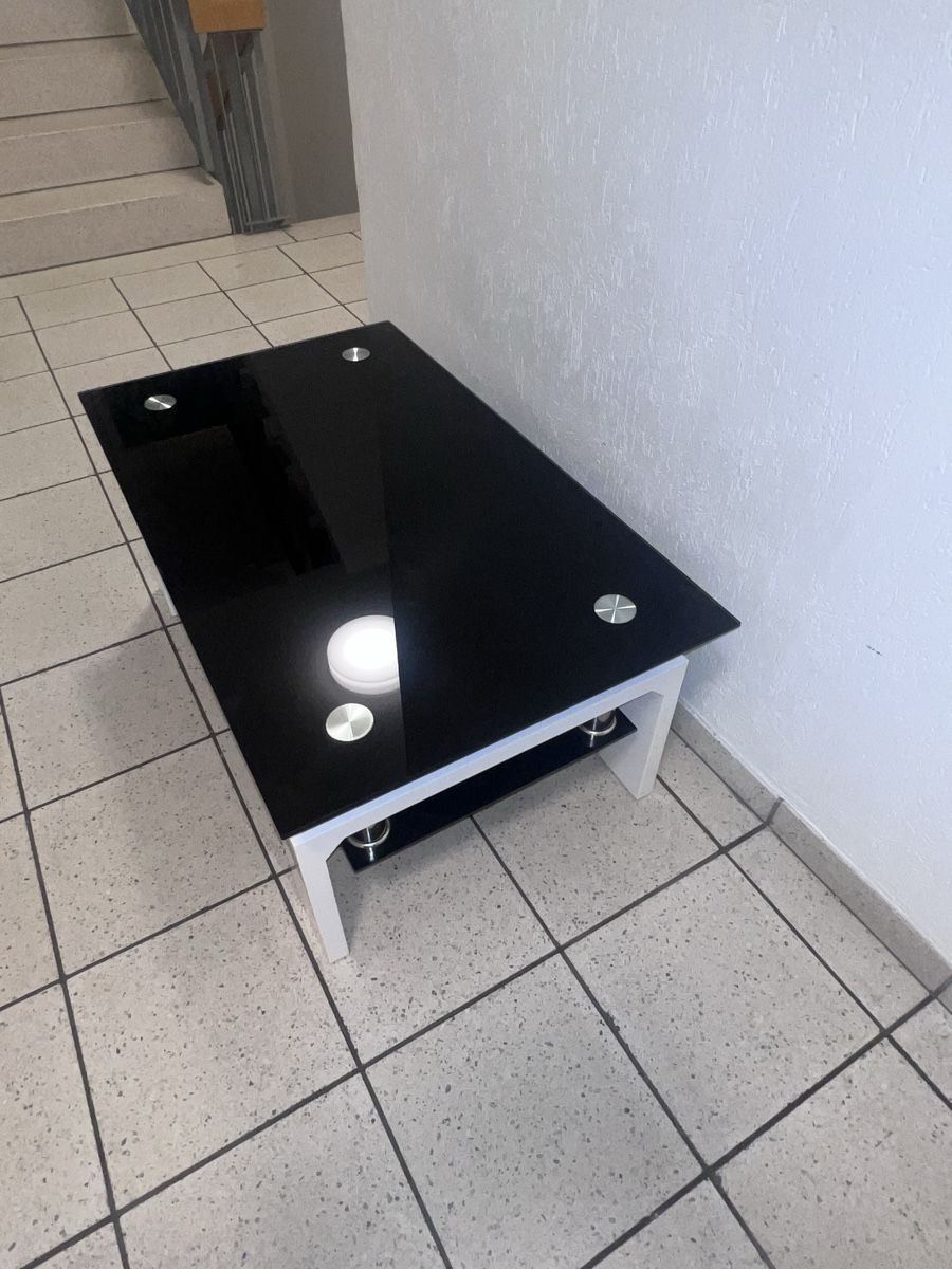 Tavoli: Couchtisch – Nuovo (secondo la descrizione) da Winterthur venduto da aod_hsv7