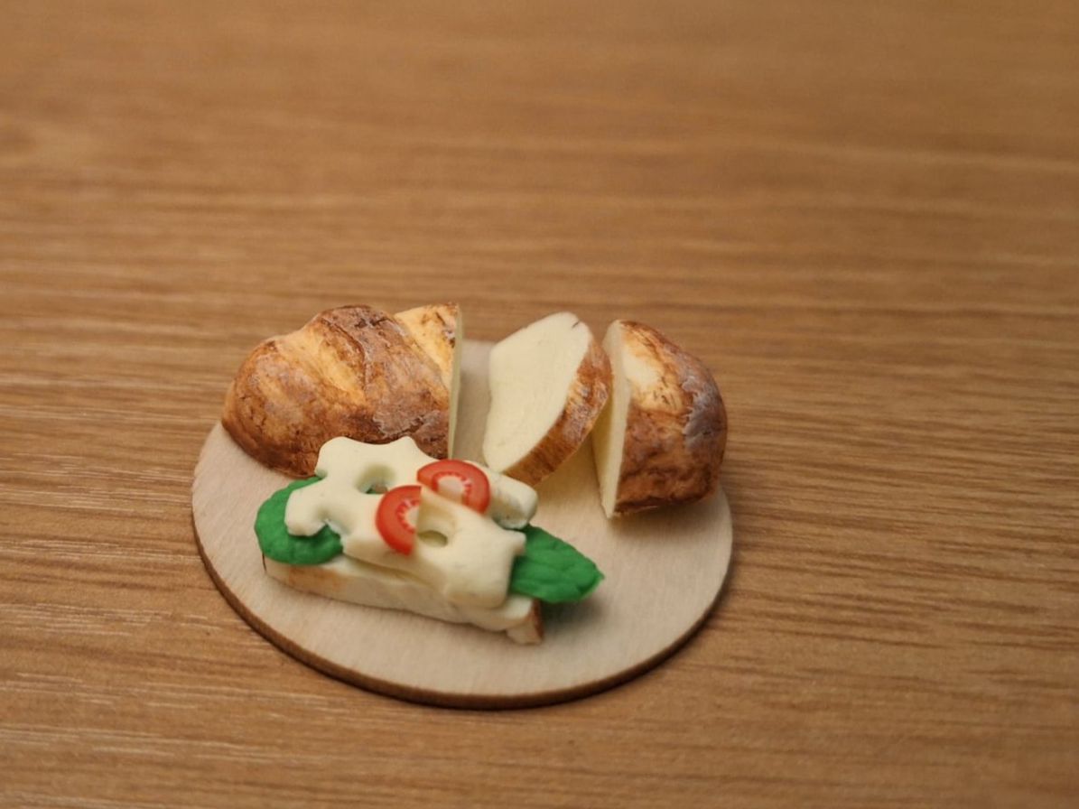 Case e mobili per bambole: Handmade Käsebrot – Nuovo (secondo la descrizione) da Zürich venduto da HandmadeTinyFood 2