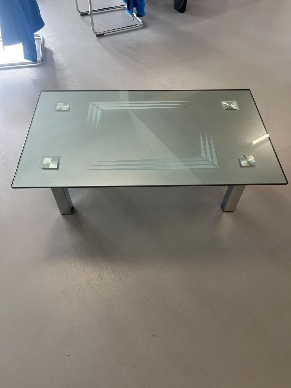 Mobili TV: Glastisch 700x1200 – Usato da Männedorf venduto da KingDiui
