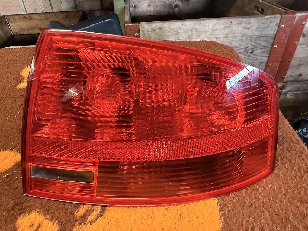 Toutes les pièces auto: Rücklichte Audi A4 B7   – D'occasion à Udligenswil par Sch2s 3