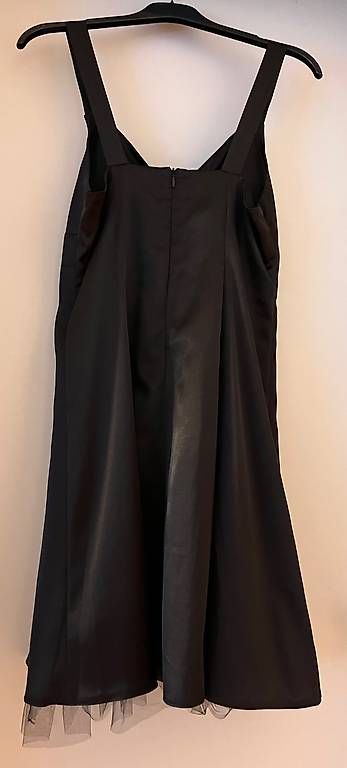 Vestiti: Vendo abito festivo nero – Usato da Jona venduto da sen_vd8v 2
