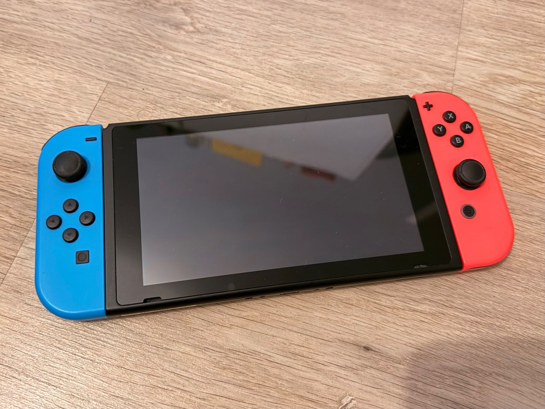 Nintendo Consoles: Nintendo Switch 1 inkl. Joy-Con/Ladekabel/Controller/Station – D'occasion à Olten par Teko7 1