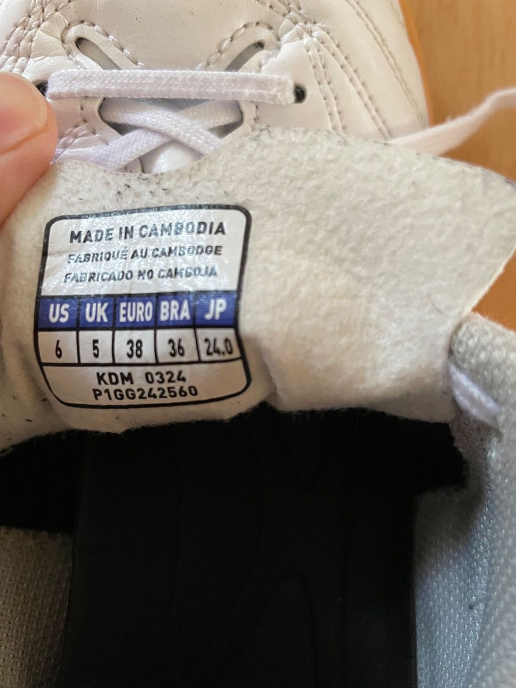 Scarpe per ragazze: Turnschuhe, Hallen-Schuhe, Gr. 38 – Usato da Cham venduto da 2eye 4
