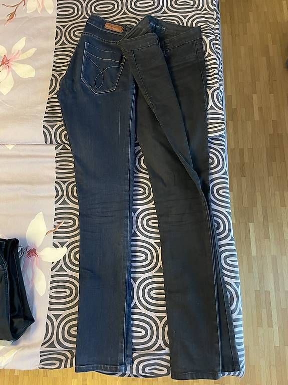 Jeans: Diverse Jeans – Usato da Basel venduto da Sydney02