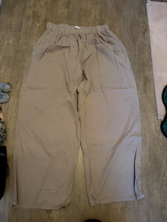 Bershka Culotte Hose beige Grösse L guter Zustand neuwertig