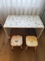 IKEA SMÅSTAD Kindertisch mit 2 FLISAT Hockern