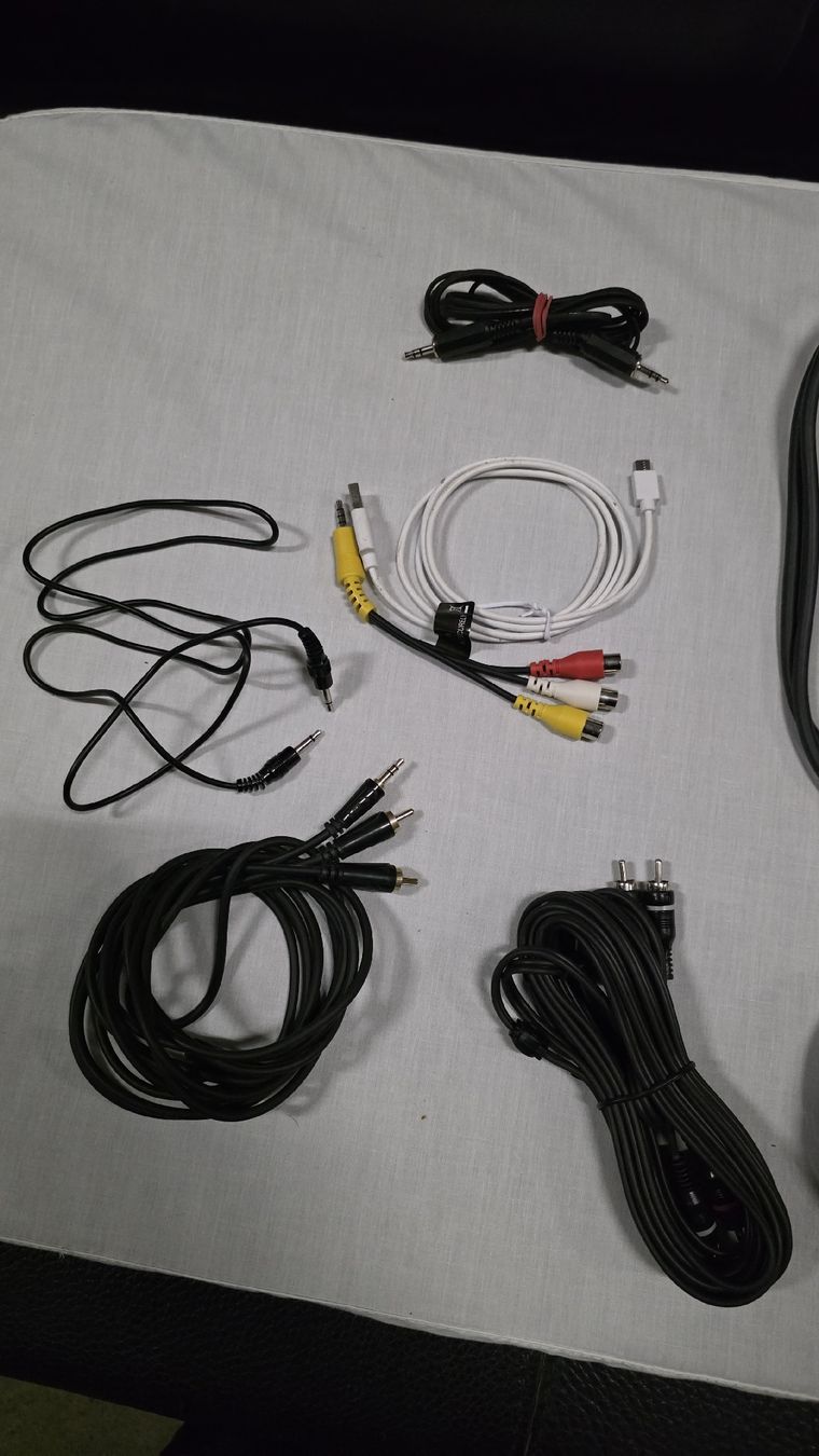 Cavi: Verschiedene Audio- und Videokabel Set gebraucht – Usato da Pfäffikon SZ venduto da Brocki-21 2