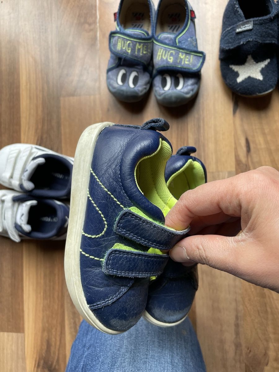 Scarpe per ragazzi: Kinderschuhe Paket Gr.22-23 – Usato da Flawil venduto da Emily22 3