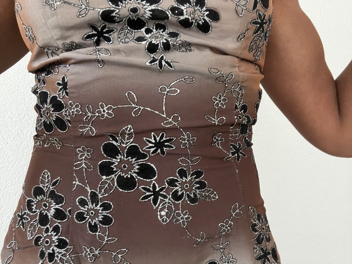 Robes: Ballkleid mit edlem Blumenmuster – D'occasion à Uetikon am See par wol_6bxx 3