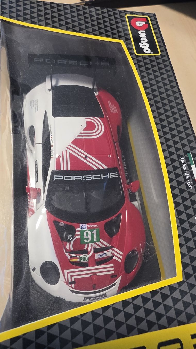 Bburago Modellini d'auto: Burrago Porsche 1/24 – Usato da Winterthur venduto da ich_8frx 1