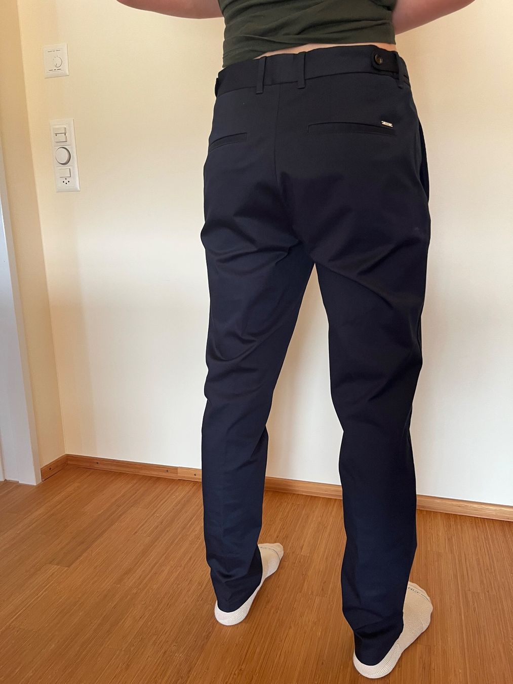 Hugo Boss Pantalons: Boss Slim Fit Anzughose dunkelblau – D'occasion à Baar par Brigittedi 4