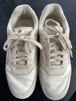 neuwertiger Puma Turnschuh in beige Grösse 40,5