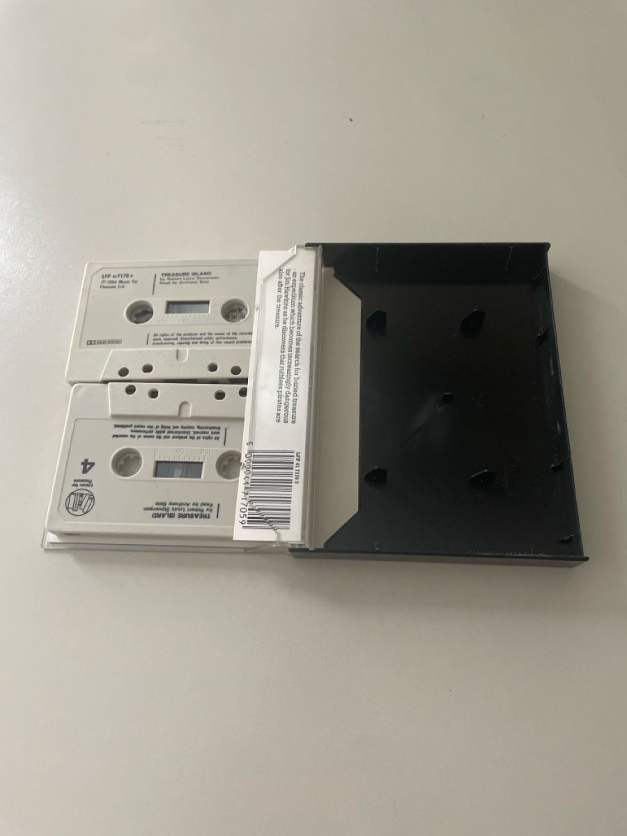 Audiolibri: Cassettes audio audiobook Treasure Island – Usato da Uvrier venduto da SzymonClivaz 2