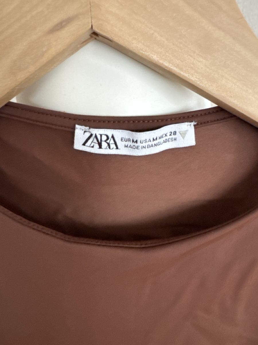Zara Top: Zara Oberteil M  – Usato da Galgenen venduto da Vintluxe 1