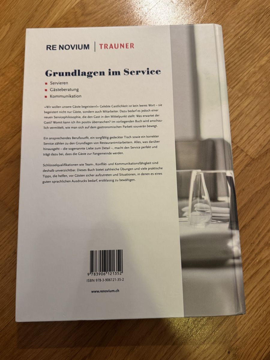 Libri: Grundlagen im Service Buch Trauner  – Usato da Basel venduto da Giu_giu 1