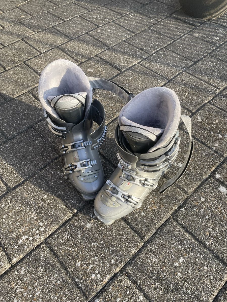 Lowa Scarpe da donna: Skischuhe Lowa – Usato da Wetzikon ZH venduto da seko1266 1