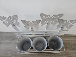 Sommer Deko: Pflanzentopf mit Schmetterlingen