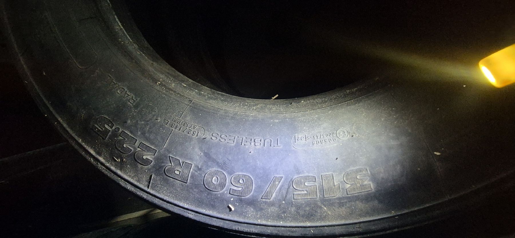 Michelin Pneumatici & Ruote complete: pneu 315/60 R22.5 – Usato da Hallau venduto da Janick_23 3