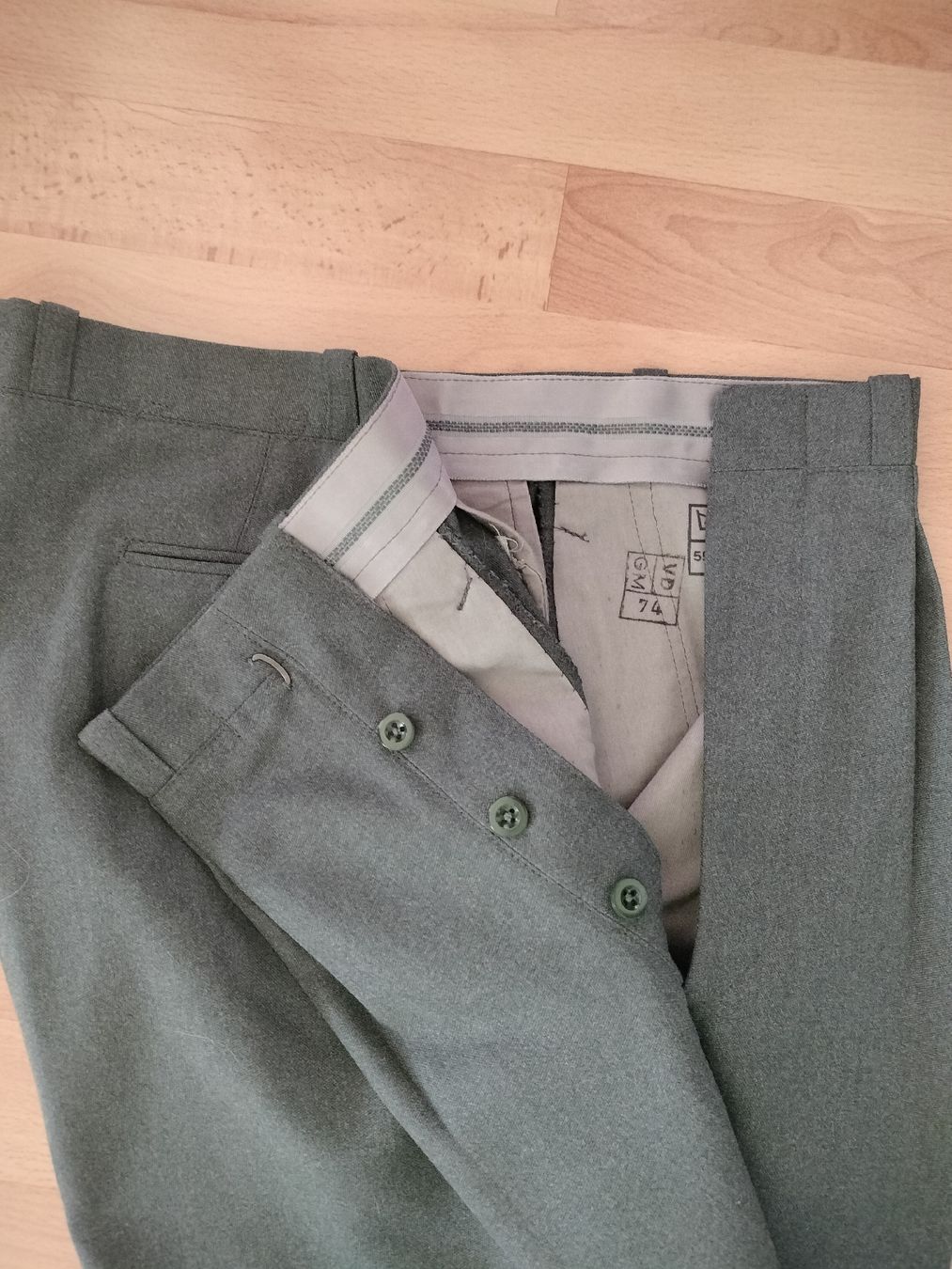 Schweizer Armee Uniformi: Antike Schweizer Armee Militär Uniform – Usato da Schwanden Sigrisw venduto da cadieux71 6