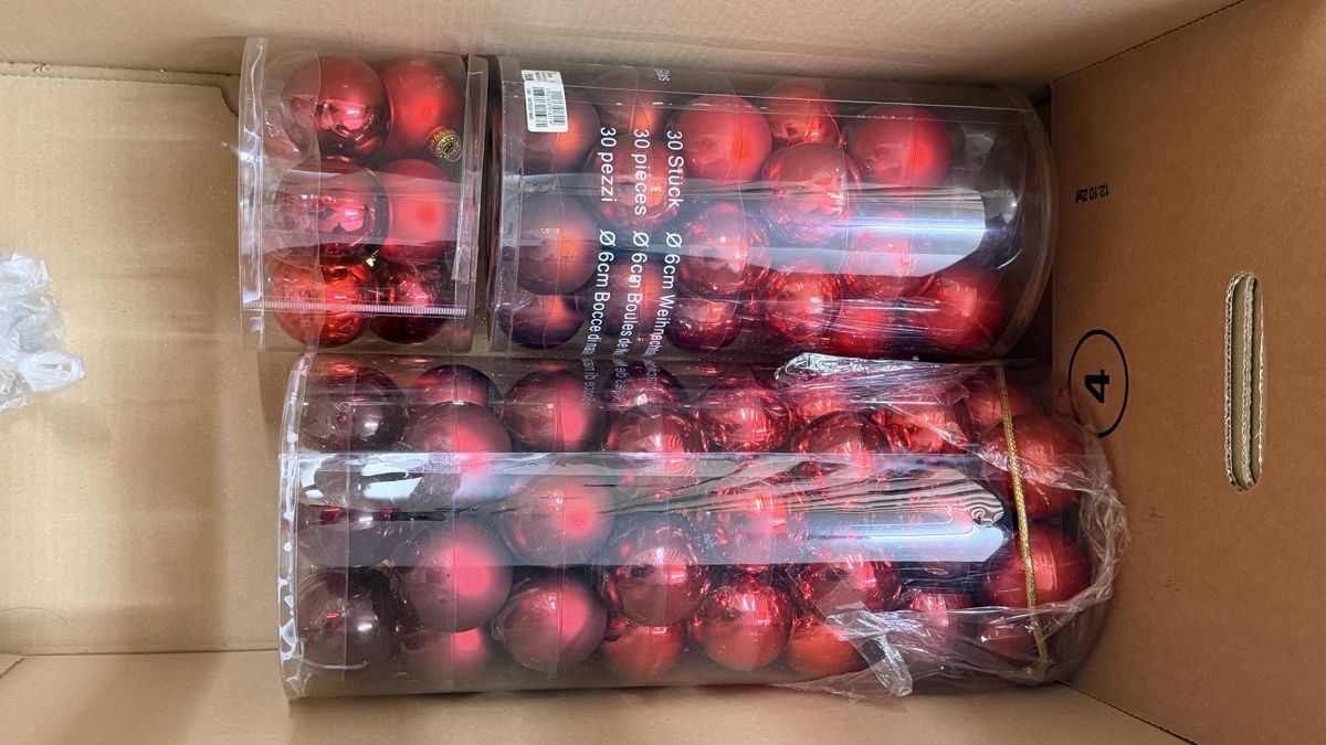 Alle Dekorationen: Weihnachtskugeln Set rot diverse Grössen und Muster – Gebraucht aus Schlieren von WEEEE_MEVOMATA_WEEEE 3