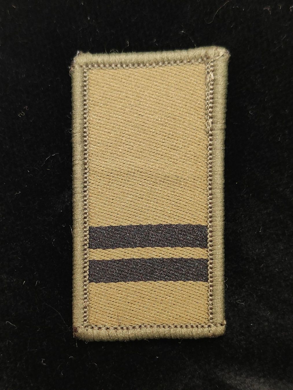Schweizer Armee Placchette & Badge: Gradabzeichen Oberleutnant, Variante 4 – Usato da Bauma venduto da SwissMilitaria