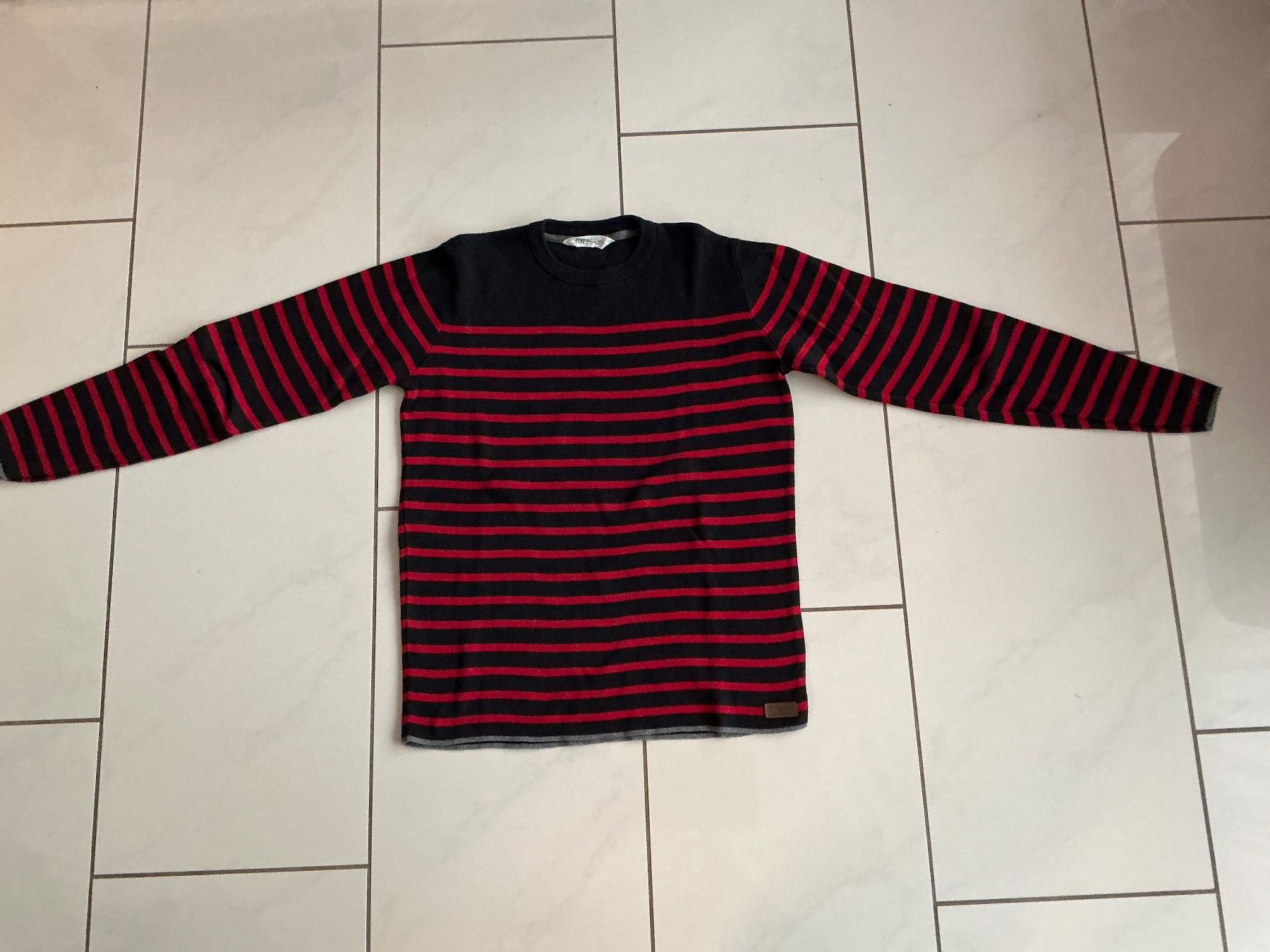H&M Pulls et sweat-shirts: Schöner Strickpullover Gr.170 von H&M – D'occasion à Biel-Benken BL par Sahra1
