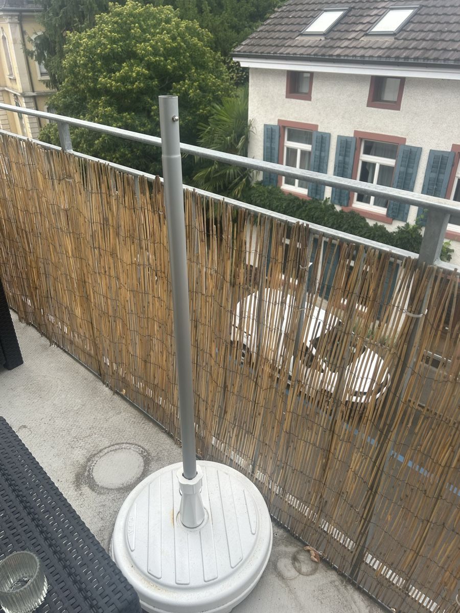 Sonnenschirme: Sonnenschirm und Standfuss – Gebraucht aus Allschwil von selake990673 1